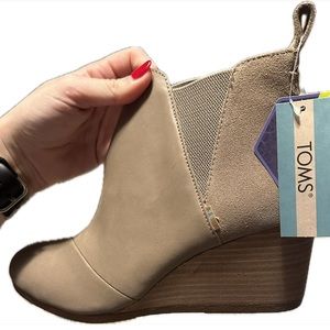 Women’s Tom’s wedge boot